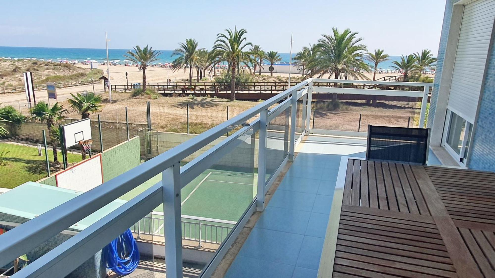 Aigua Blava Primera Linea - Alquiler Solo Familias Playa de Gandia エクステリア 写真