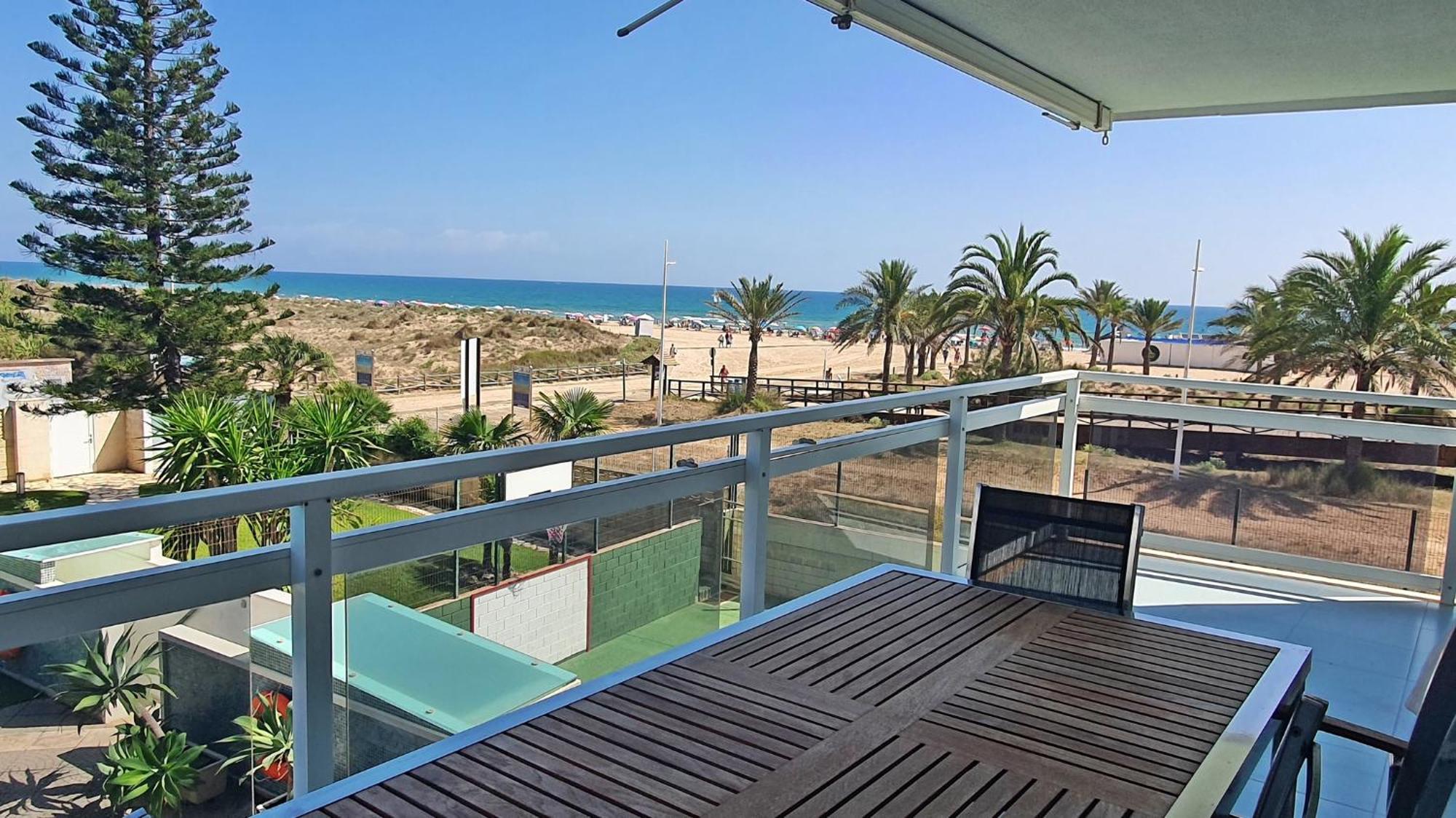 Aigua Blava Primera Linea - Alquiler Solo Familias Playa de Gandia エクステリア 写真