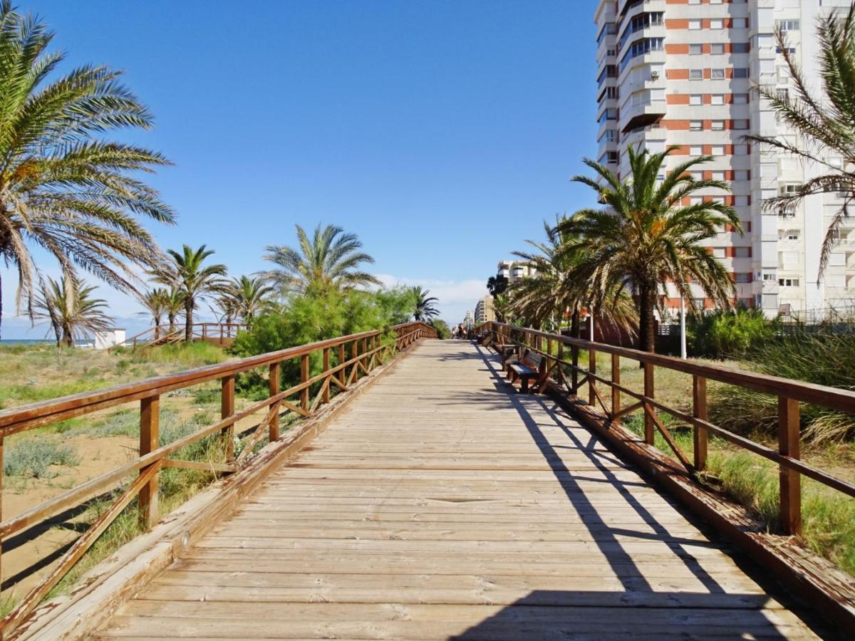 Aigua Blava Primera Linea - Alquiler Solo Familias Playa de Gandia エクステリア 写真